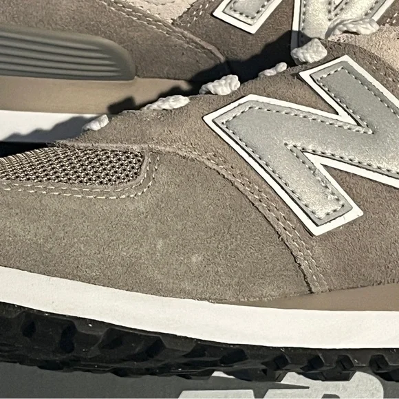 New Balance Women’s Sneakers 574 Gray Size 9 US - Picture 3 of 13